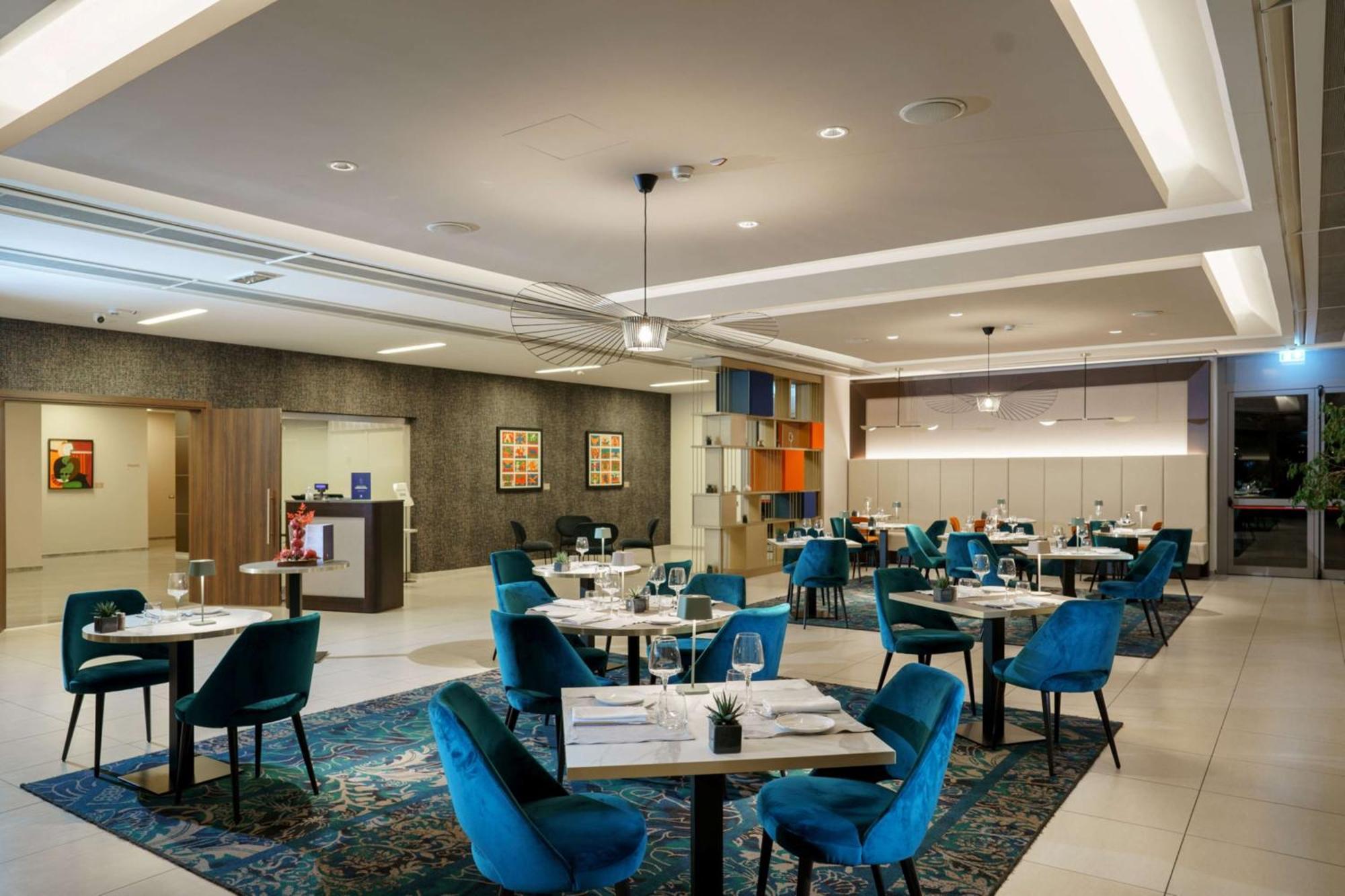 Doubletree By Hilton Milan Malpensa Solbiate Olona Hotel Екстериор снимка