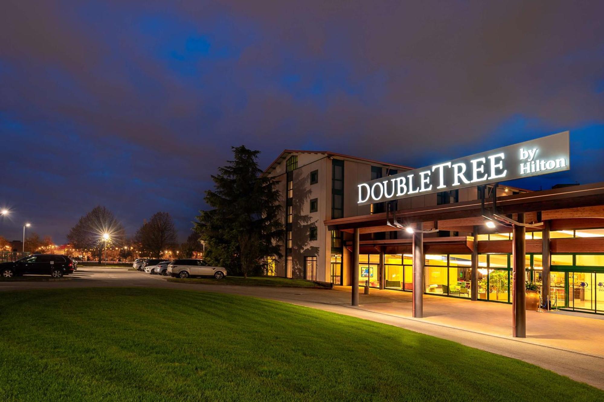 Doubletree By Hilton Milan Malpensa Solbiate Olona Hotel Екстериор снимка
