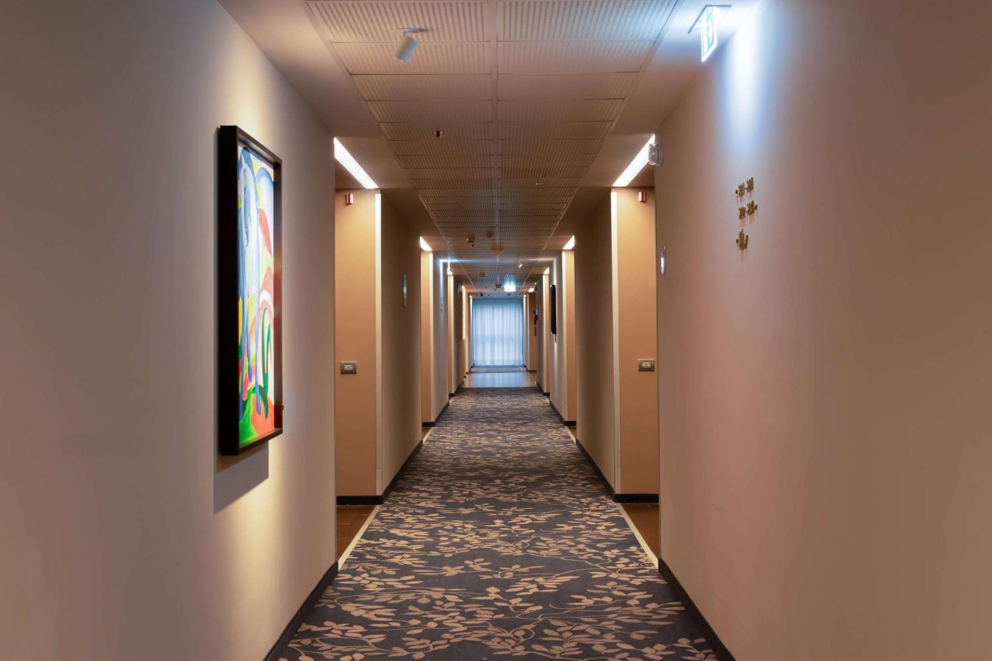 Doubletree By Hilton Milan Malpensa Solbiate Olona Hotel Екстериор снимка