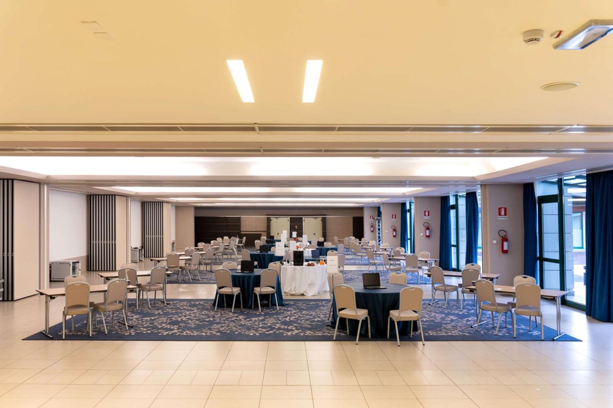Doubletree By Hilton Milan Malpensa Solbiate Olona Hotel Екстериор снимка
