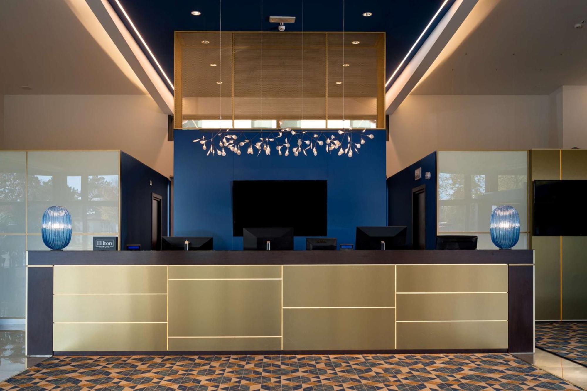 Doubletree By Hilton Milan Malpensa Solbiate Olona Hotel Екстериор снимка