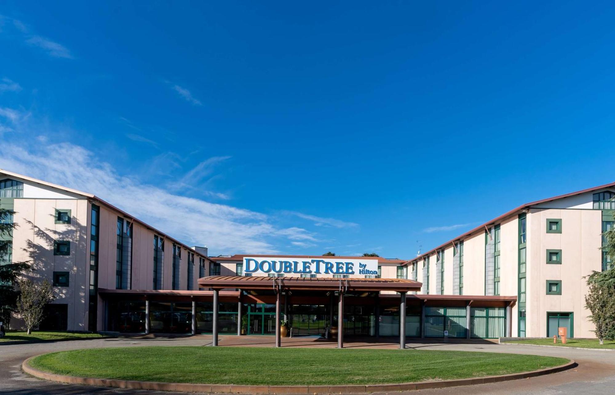 Doubletree By Hilton Milan Malpensa Solbiate Olona Hotel Екстериор снимка