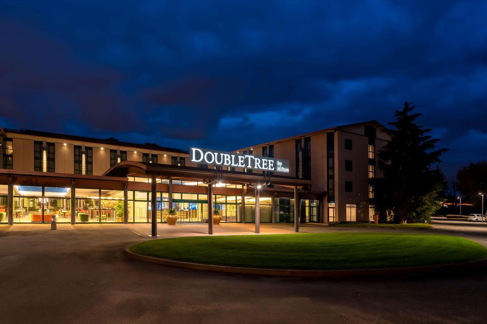 Doubletree By Hilton Milan Malpensa Solbiate Olona Hotel Екстериор снимка