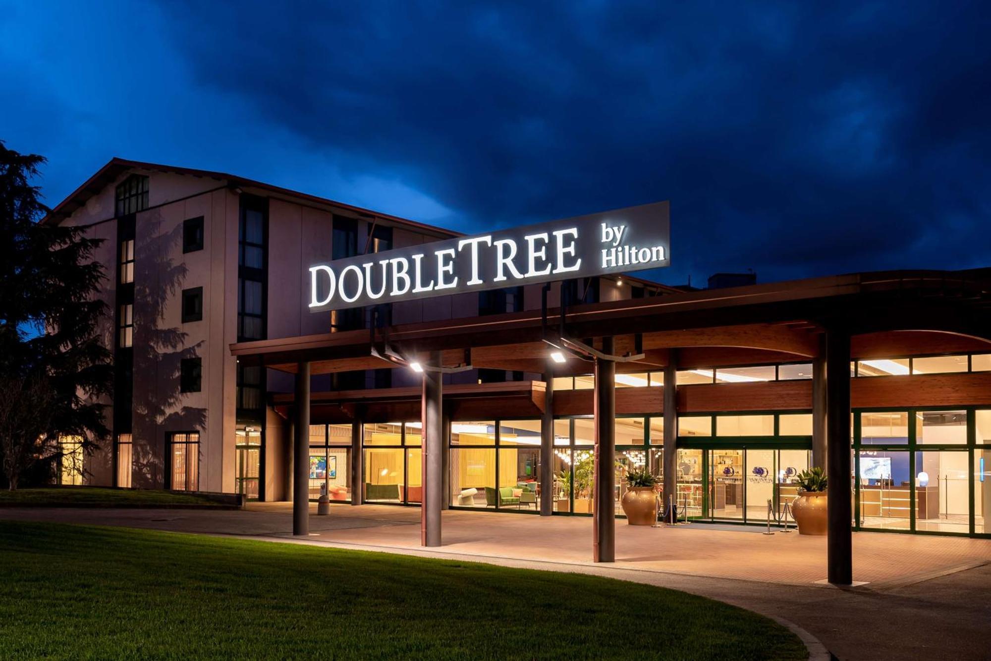 Doubletree By Hilton Milan Malpensa Solbiate Olona Hotel Екстериор снимка