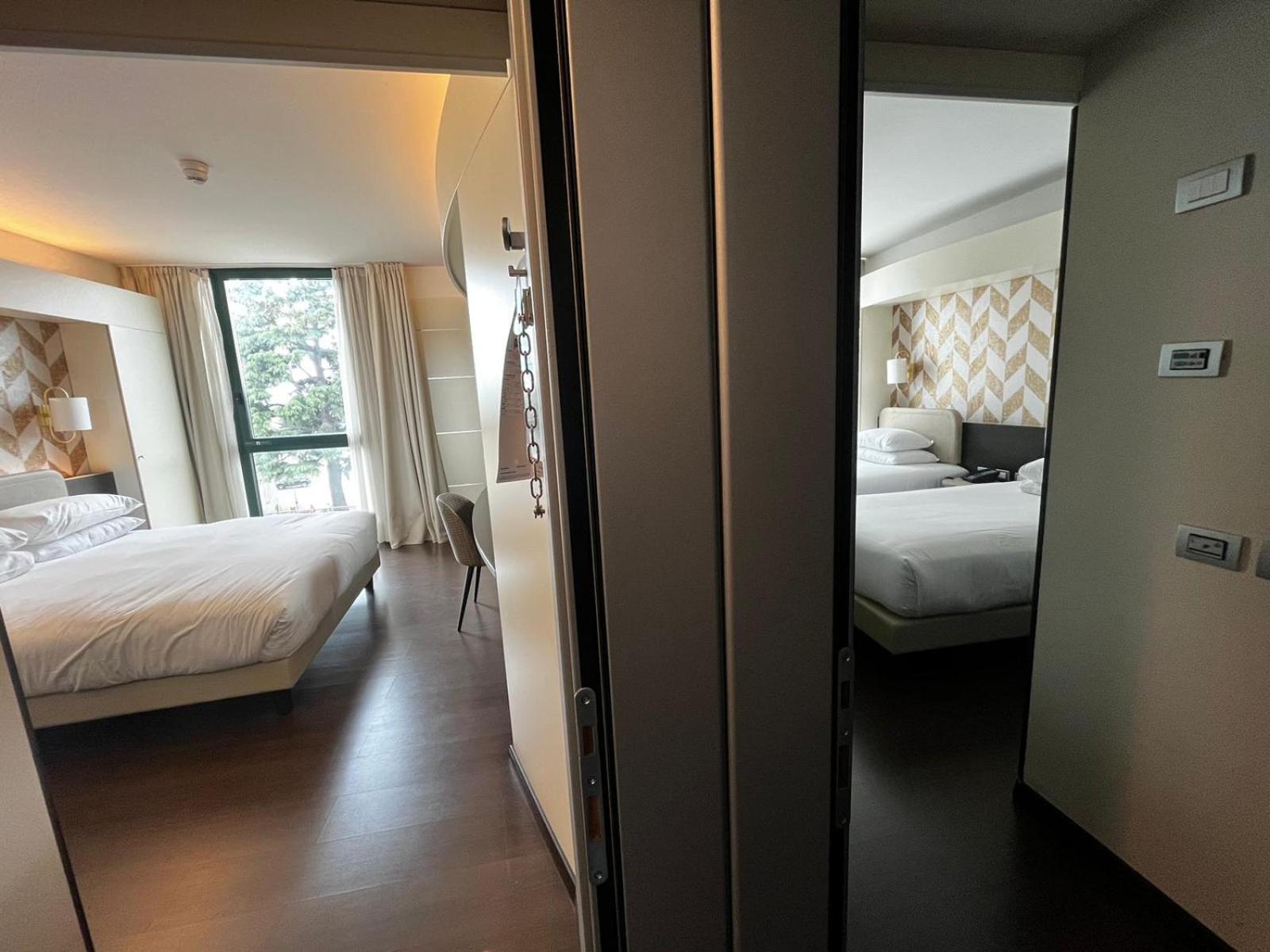 Doubletree By Hilton Milan Malpensa Solbiate Olona Hotel Екстериор снимка